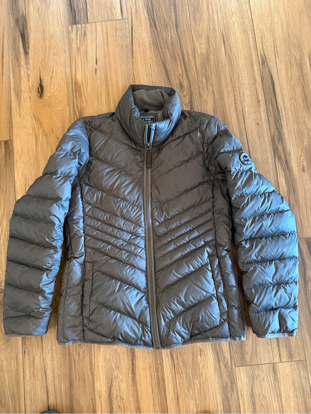 Abercrombie and Fitch Women's Quilted Winter Jacket - Gray